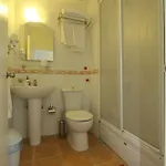ゲストハウス Nese Otel Çeşme