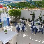 Nese Otel Konukevi Çeşme