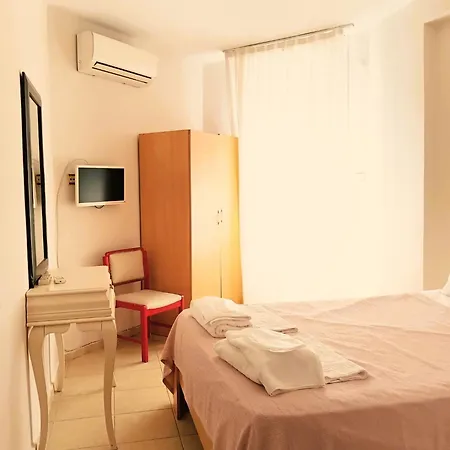 Nese Pensión Çeşme