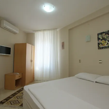 Nese Otel 3* Çeşme